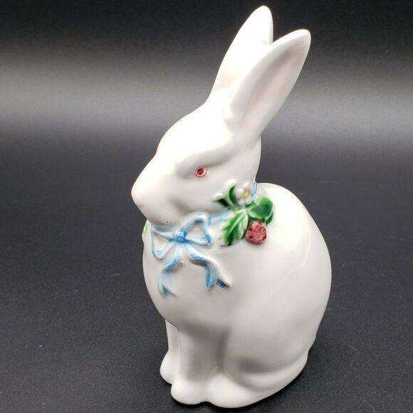 Haldon Group 1987 Hand Painted Porcelain White Blue Strawberry Bunny Figurine - Picture 5 of 13